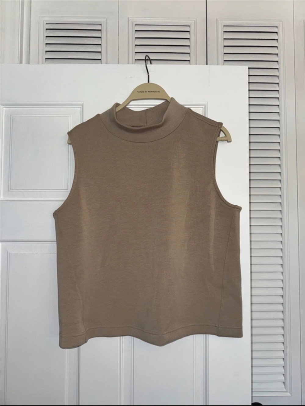 SPANX Airessentials Mock neck tank XL